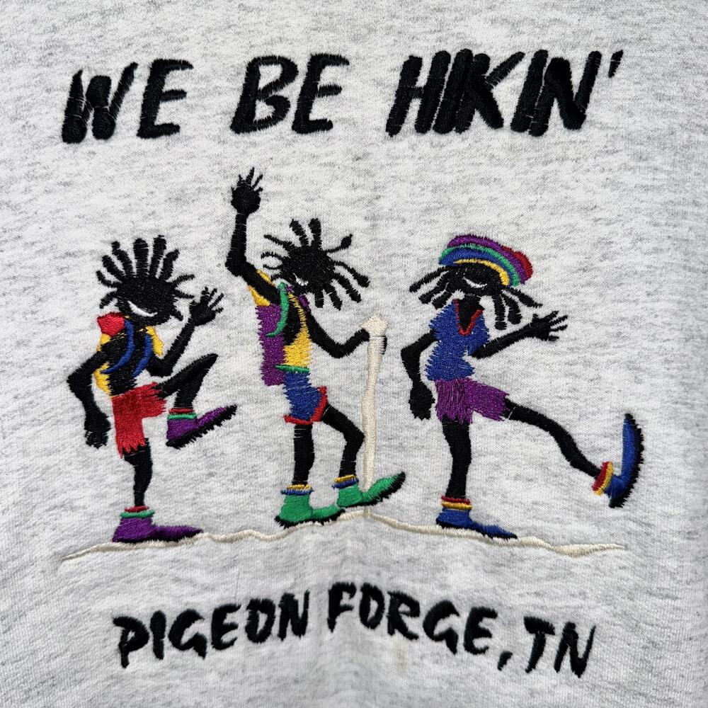 VTG 90’s Pigeon Forge “We Be Hikin” Ash Grey Crewneck Sweatshirt - L - Picture 3 of 5